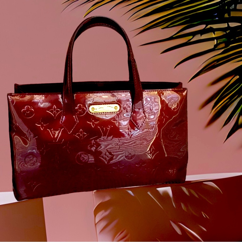 AUTHENTIC Louis Vuitton Wiltshire PM Bordeaux vernis. Burgundy color in color